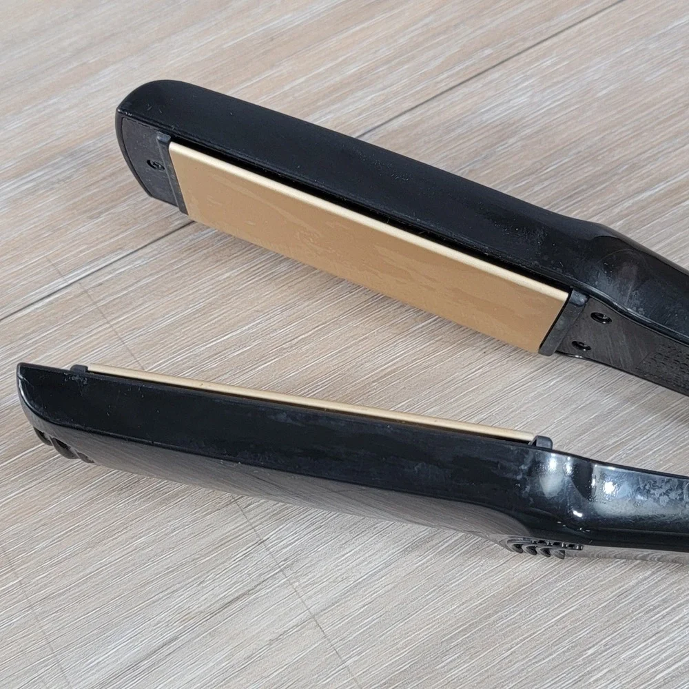 Conair 1 1/2 Inch Ceramic Flat Iron Hair Straightener Black CS3JCS